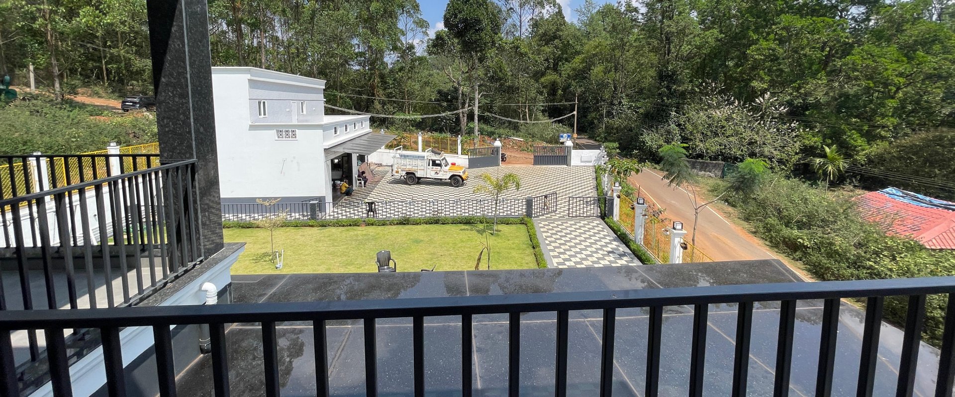 Resorts in South Glory Hills Retreat Sirumalai